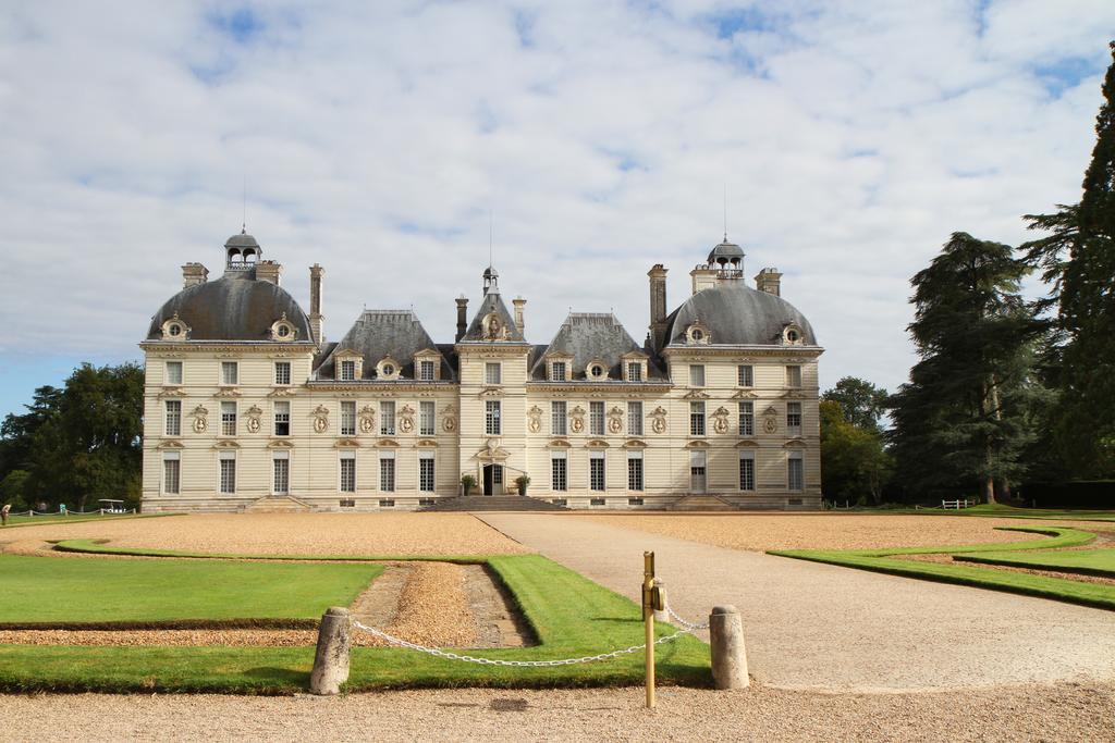Gite Du Domaine Du Haut Perron Villa Thesee Exterior photo